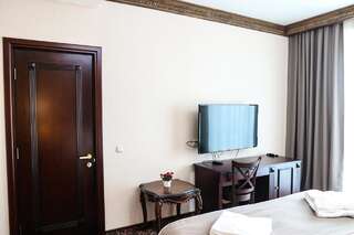 Отель Konyak Hotel Ереван Улучшенный люкс-3