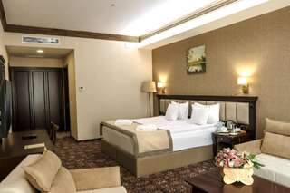 Отель Konyak Hotel Ереван Трехместный номер-2